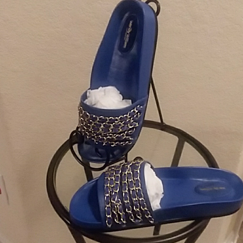 Wendy Williams Chain Slide